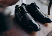 Lady Electric Shoe Polishers